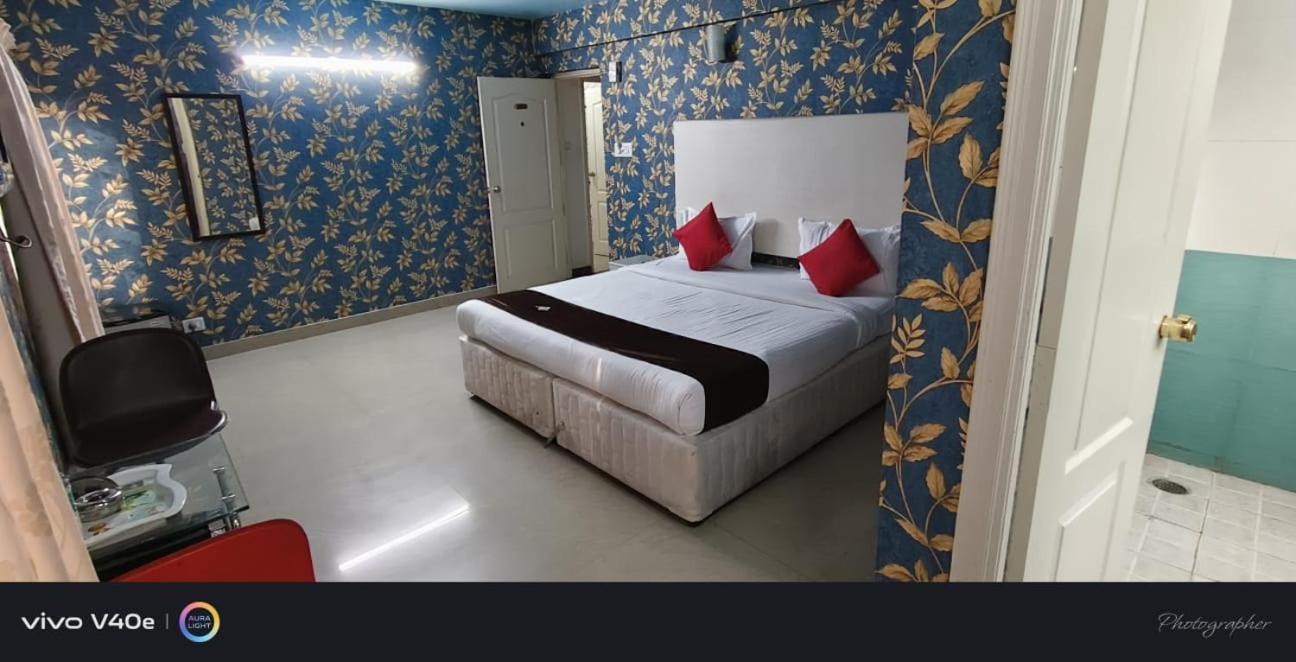 Hotel Fiesta Grand Bengaluru Zewnętrze zdjęcie