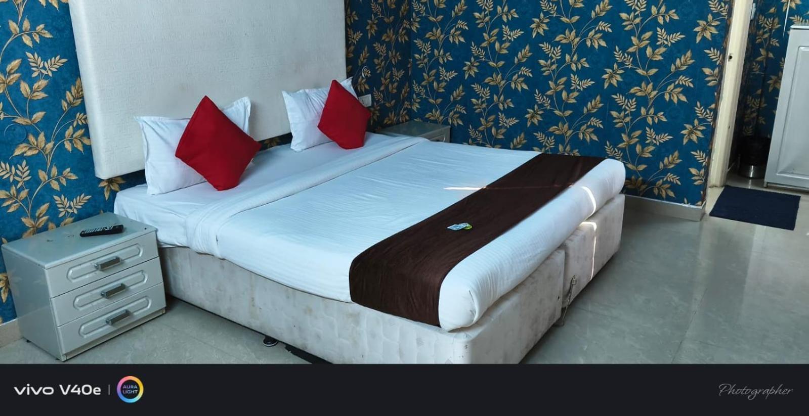 Hotel Fiesta Grand Bengaluru Zewnętrze zdjęcie