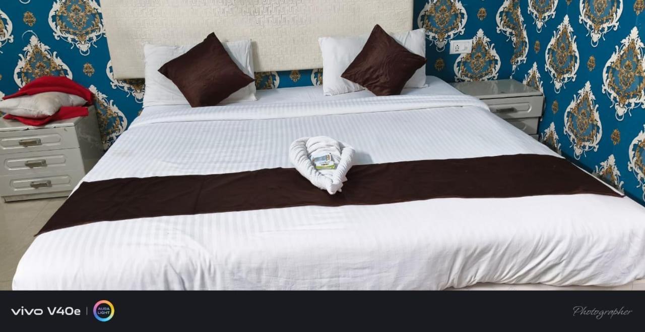 Hotel Fiesta Grand Bengaluru Zewnętrze zdjęcie