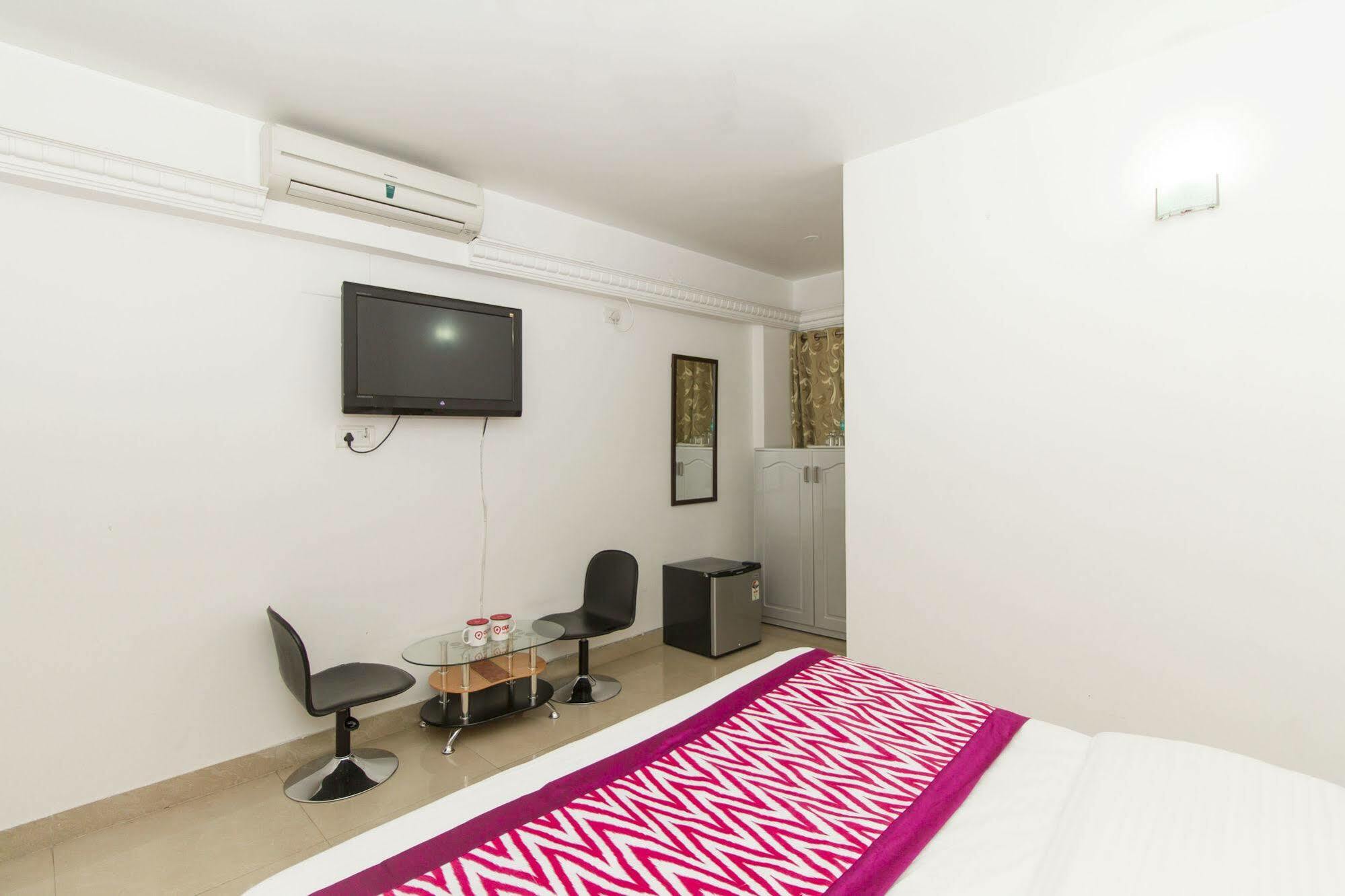 Hotel Fiesta Grand Bengaluru Zewnętrze zdjęcie