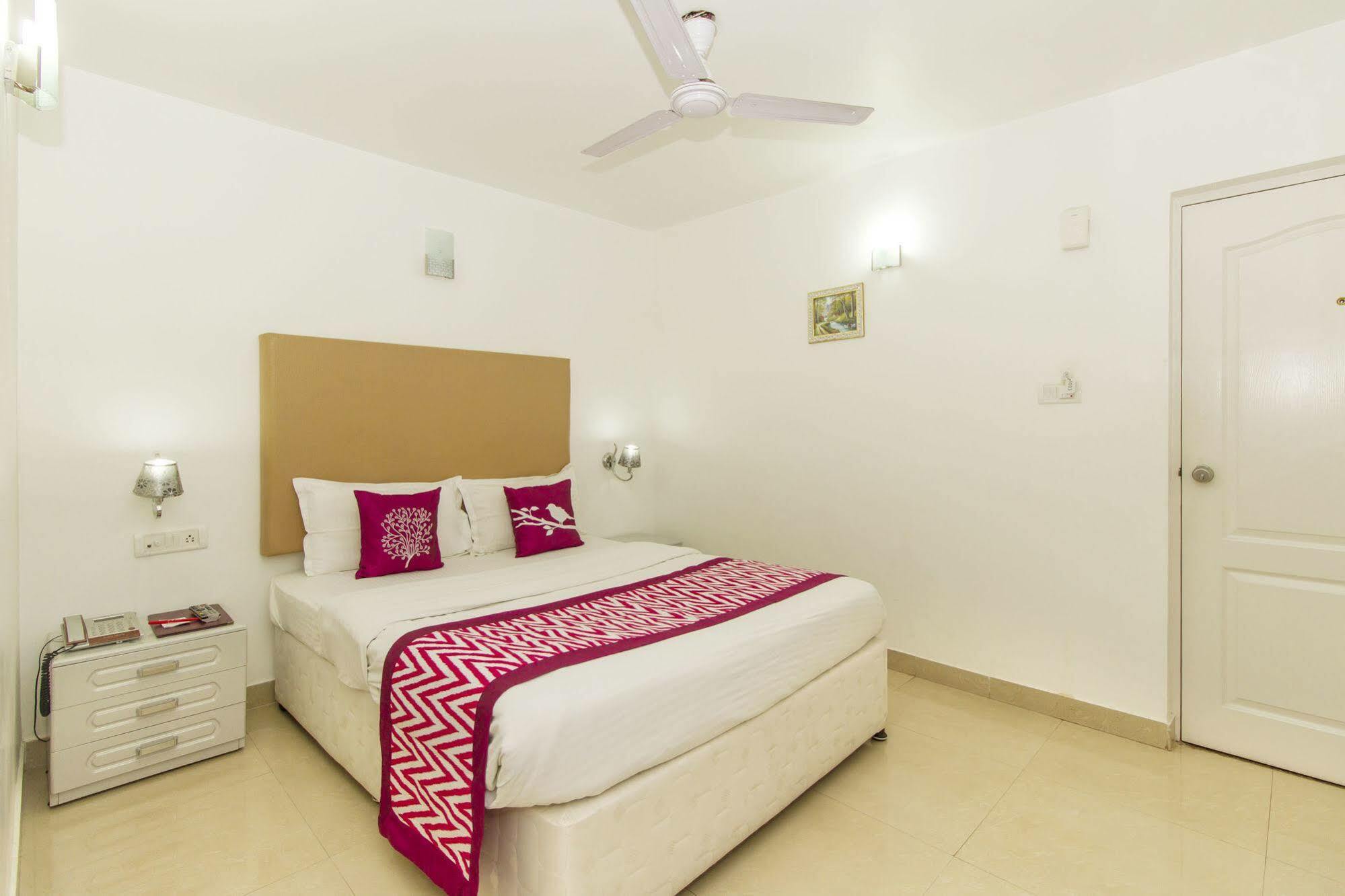 Hotel Fiesta Grand Bengaluru Zewnętrze zdjęcie