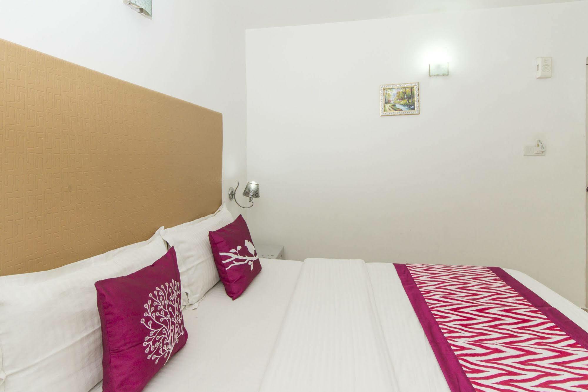 Hotel Fiesta Grand Bengaluru Zewnętrze zdjęcie