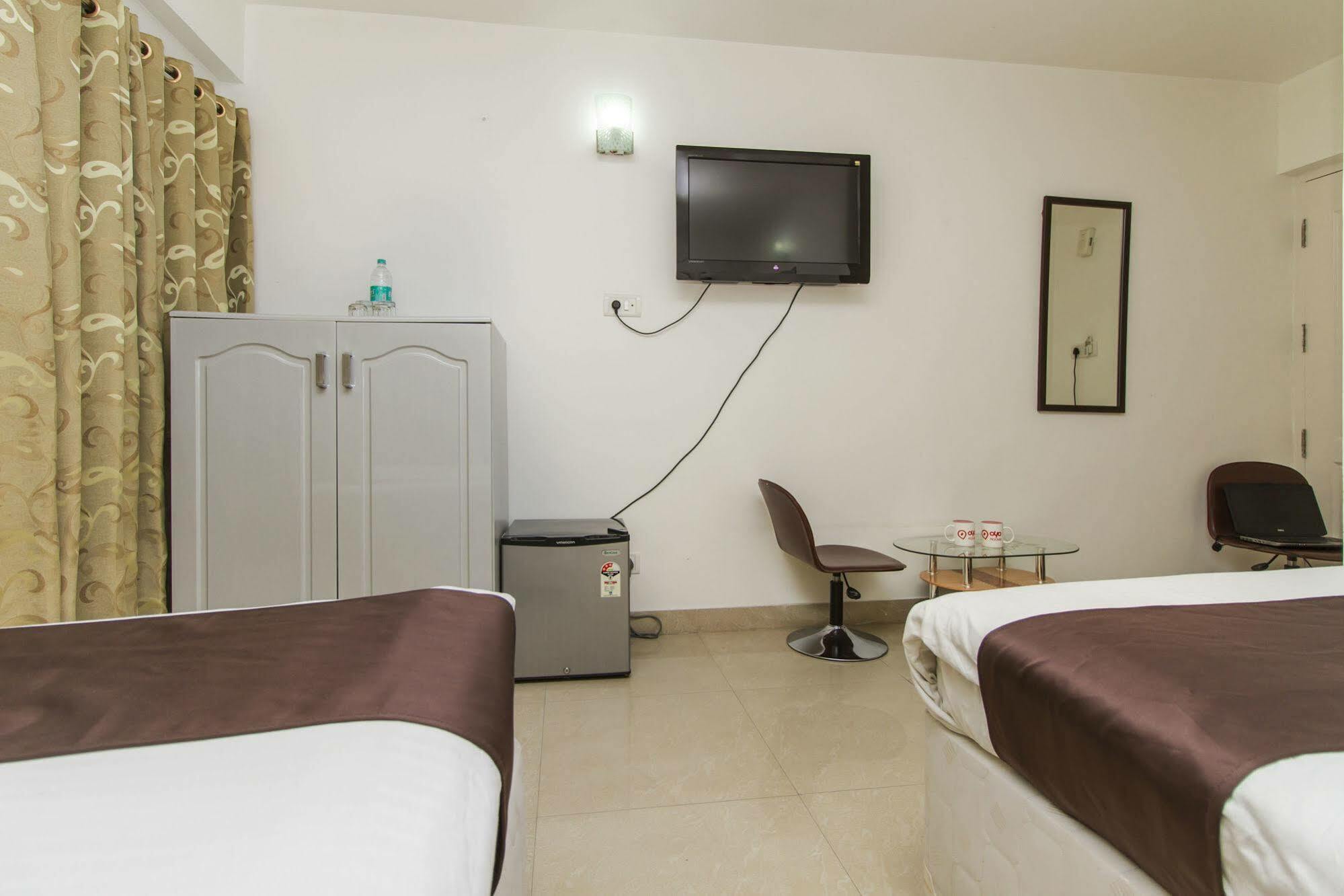 Hotel Fiesta Grand Bengaluru Zewnętrze zdjęcie