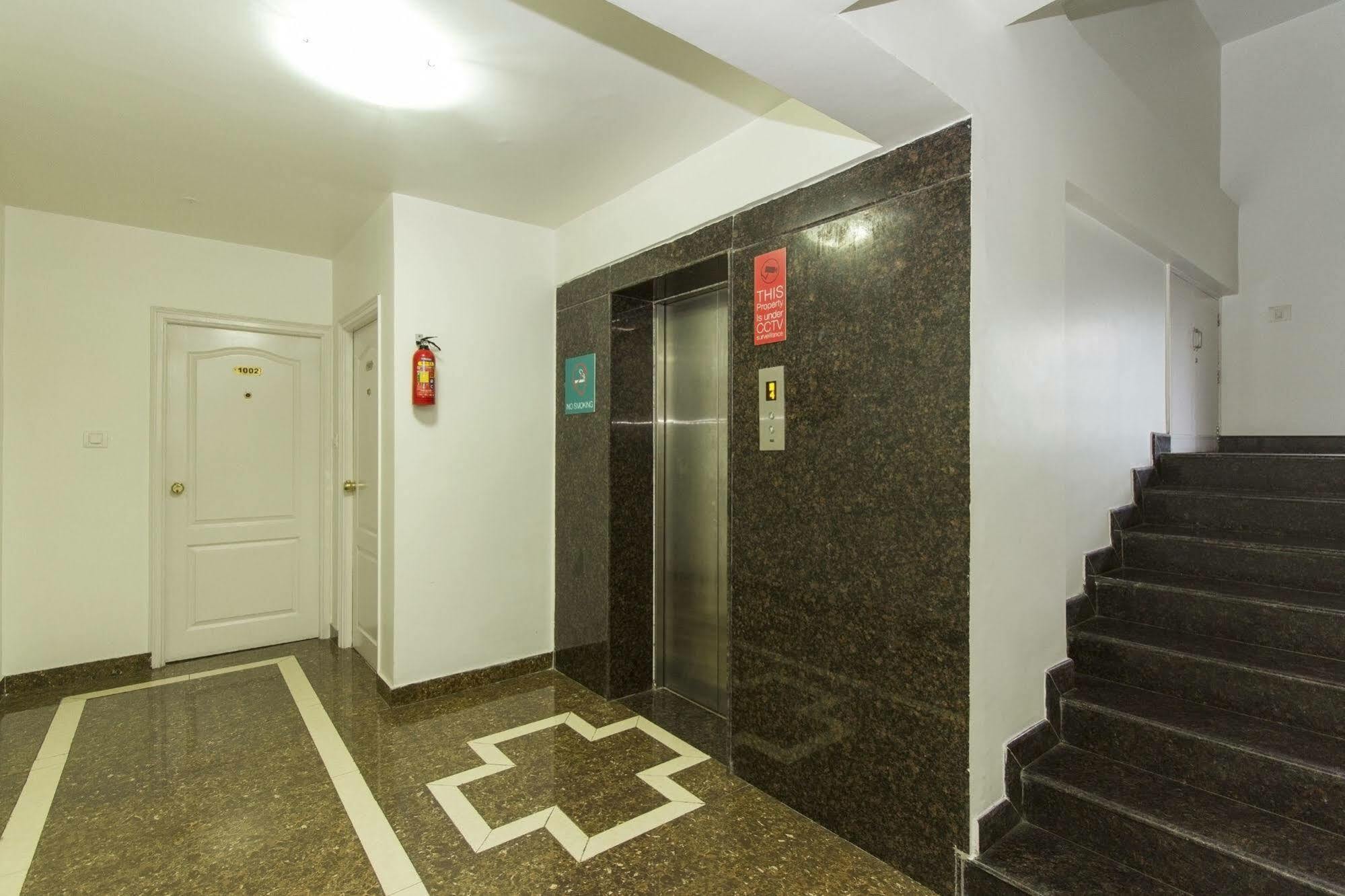 Hotel Fiesta Grand Bengaluru Zewnętrze zdjęcie